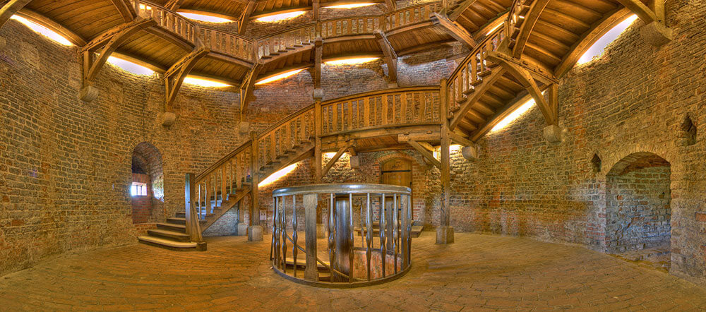 Alt: Castle photos, Berlin Medieval architecture pics, venue photos