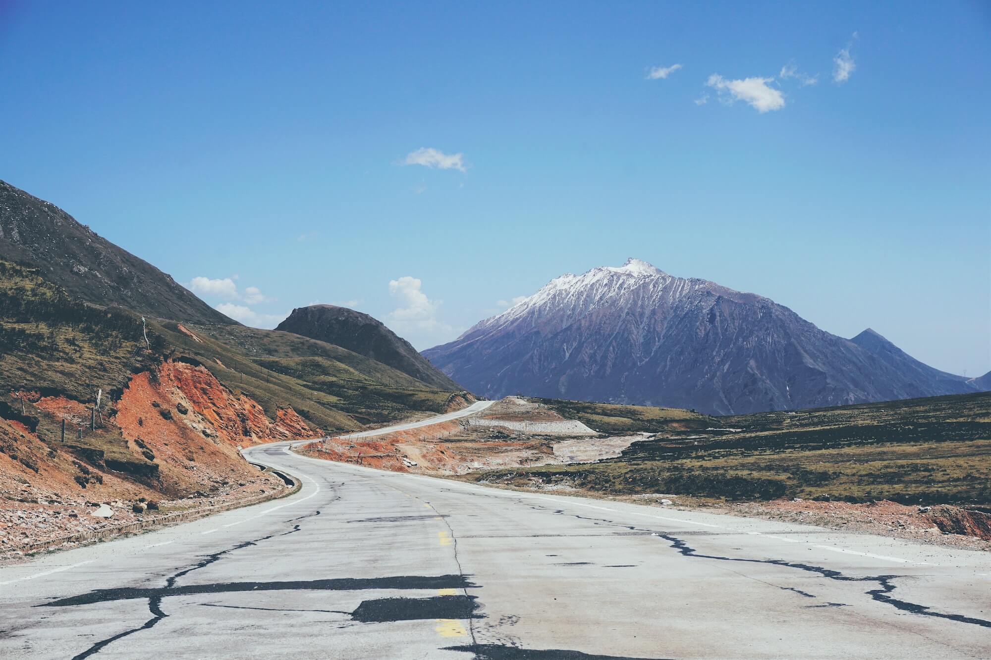 Outdoors photograph, vanishing point photographs, landscape shooting