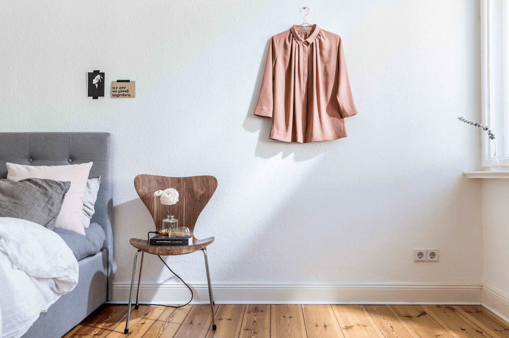 Be room of a minimalist apartment for rent for your next film production in Berlin, Germany. Minimalist and unique interior design