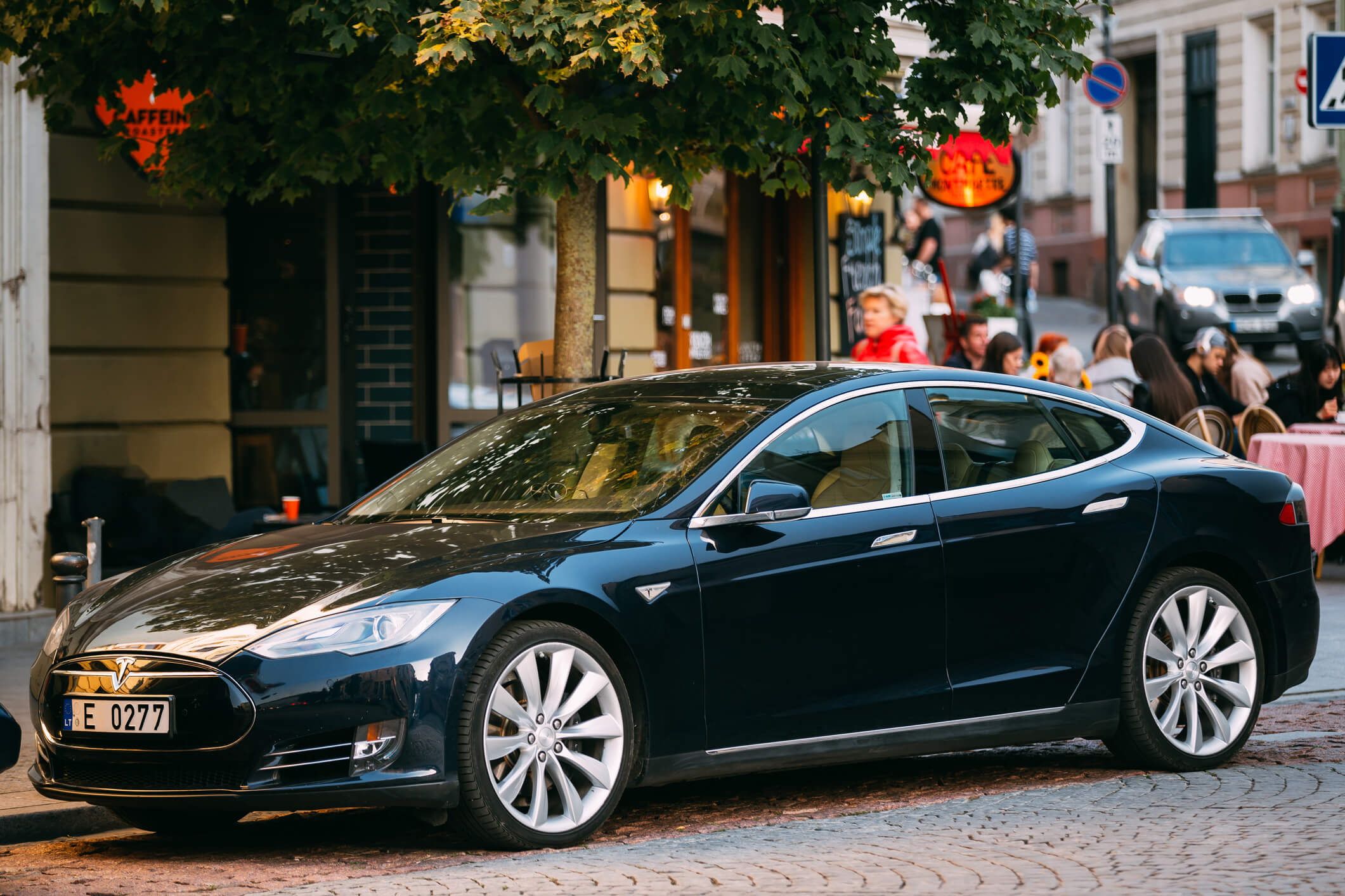 Older Tesla Model S battery lifespan