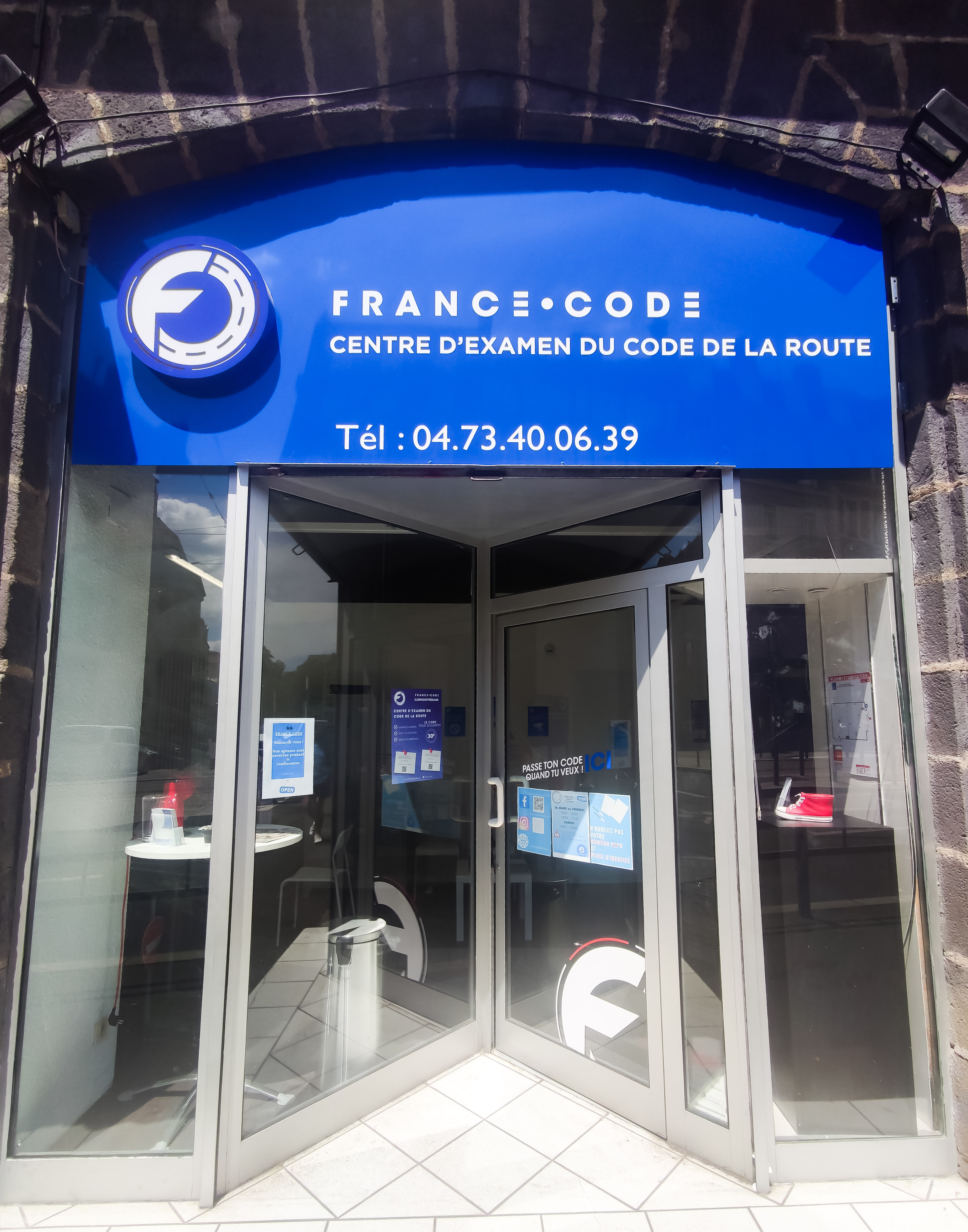 Passez votre code de la route auto ou moto à Clermont-Ferrand dans le 63 (63000). Passage immédiat et résultats instantanés avec France Code