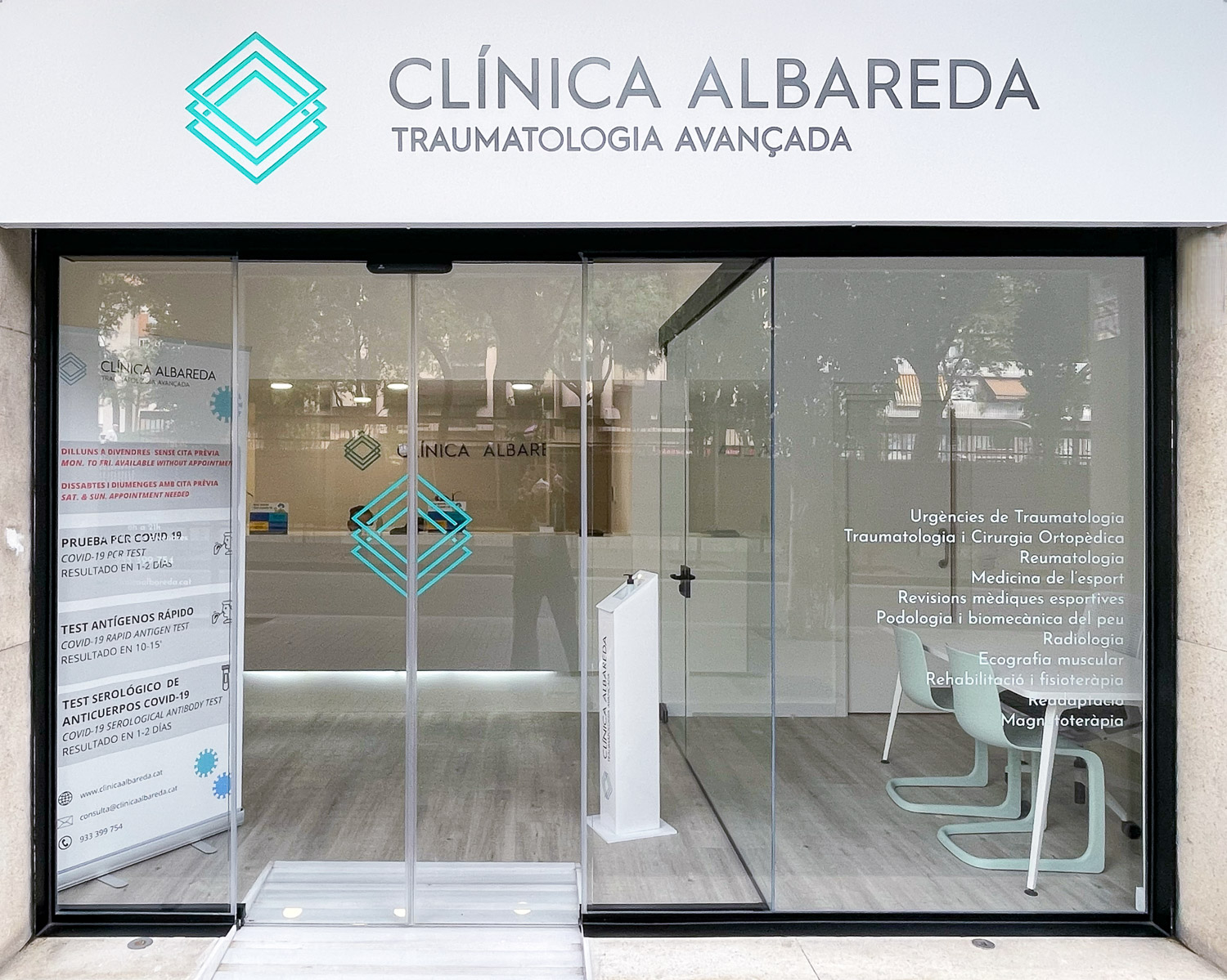 foto de la entrada de la clinica albareda