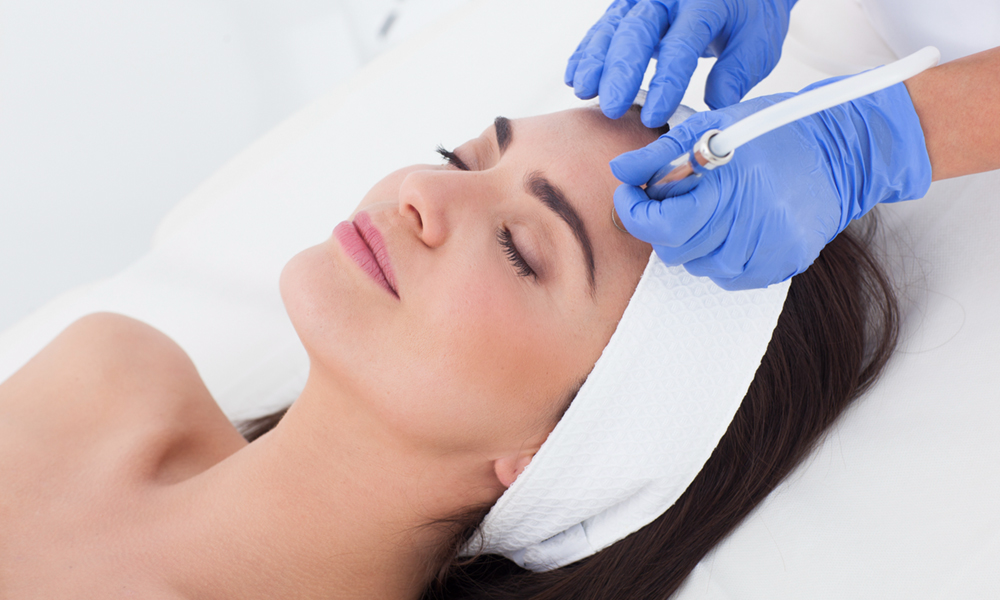Microdermabrasion femal medspa