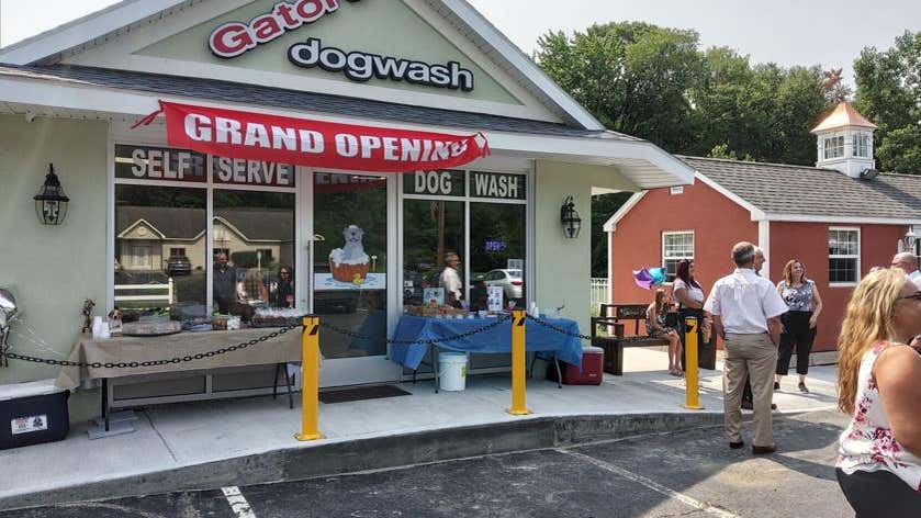 Gator's Barks n Bubbles Self-Service Dog Wash hosts grand opening in Burnt Hills