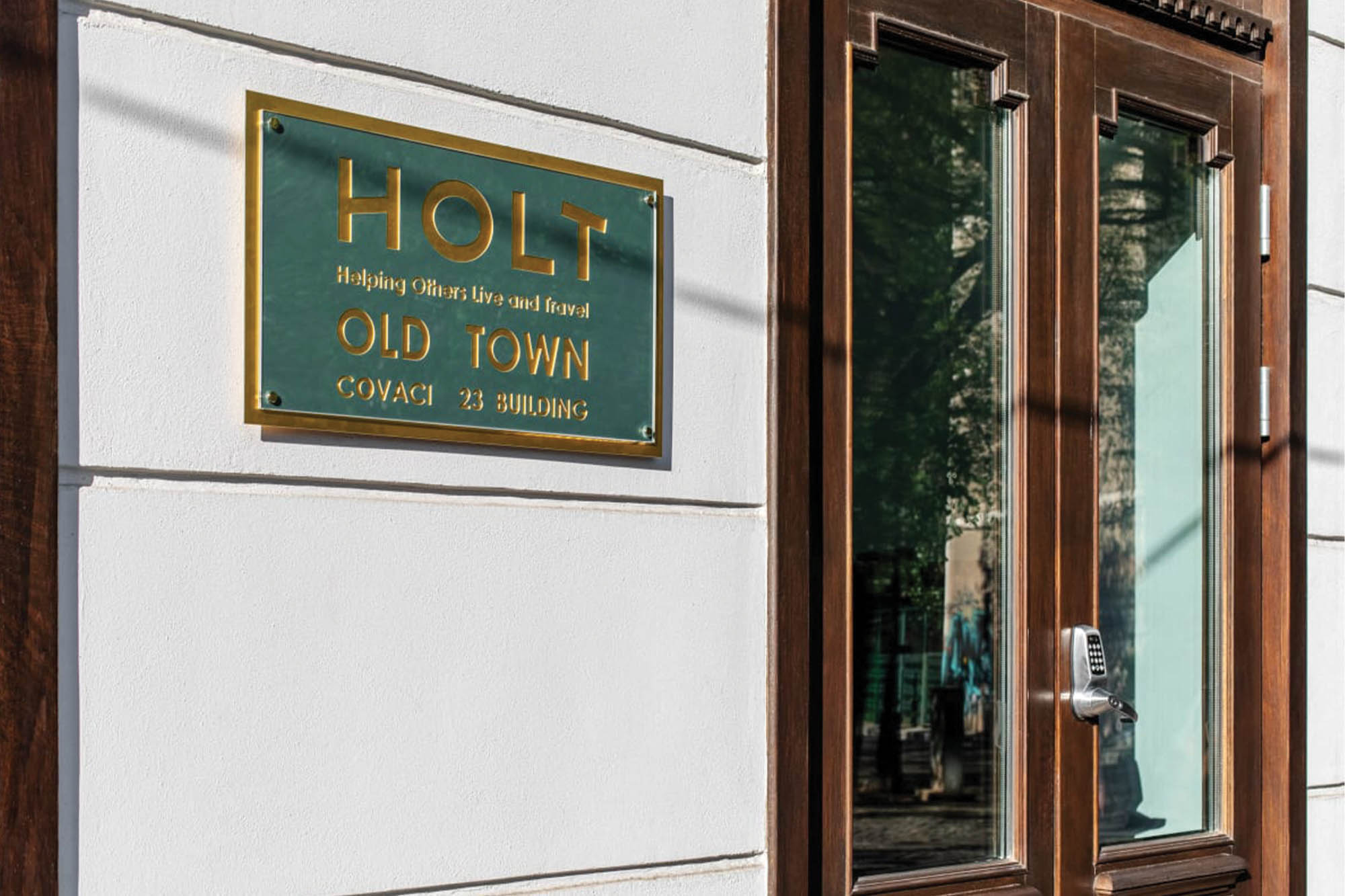 How Minut and Know Your Guest™ by SUPERHOG help HOLT protect their global portfolio