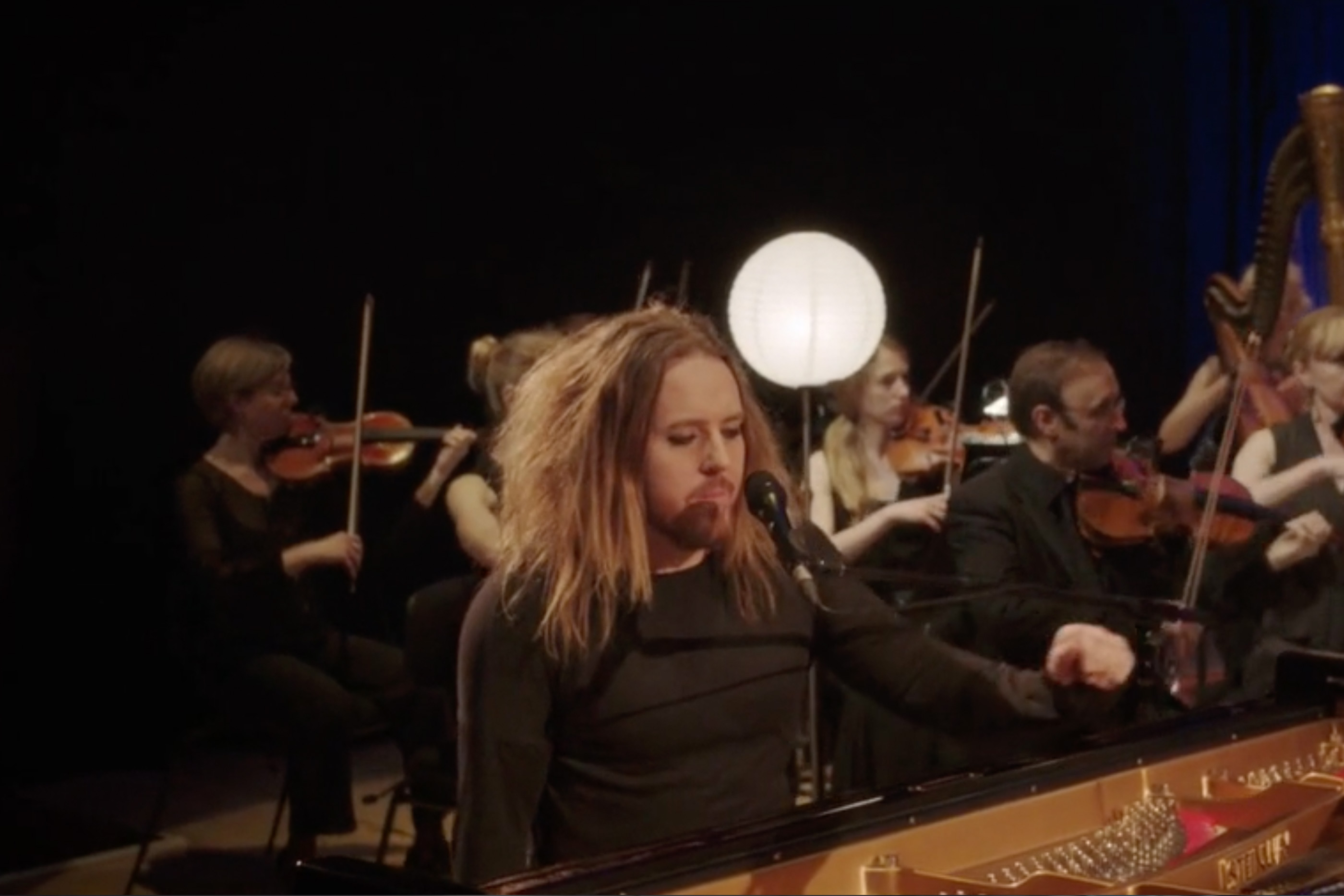 The Fading Symphony hero with Tim Minchin at piano