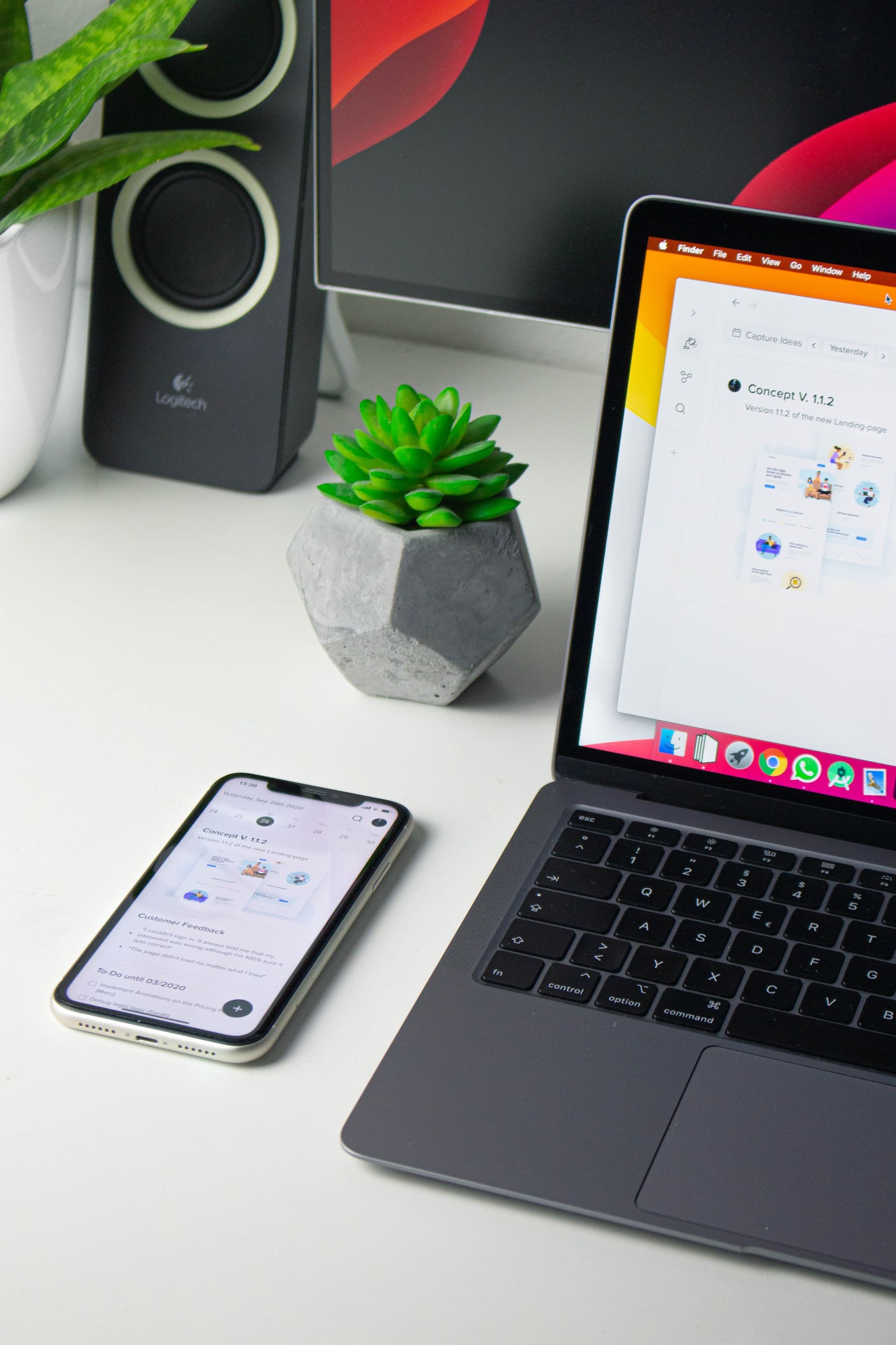 Visuelt design av nettside og mobitlelefon
