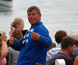 Steven Bean providing entertaining commentary to customers