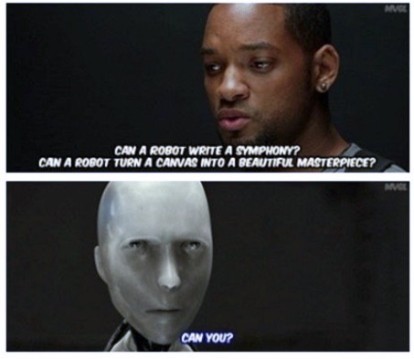 Capture de deux plans du film i-Robot où Will Smith discute avec une machine