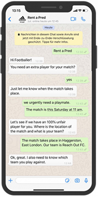 Écran de téléphone montrant une conversation WhatsApp lors de la campagne Adidas Rent-a-pred