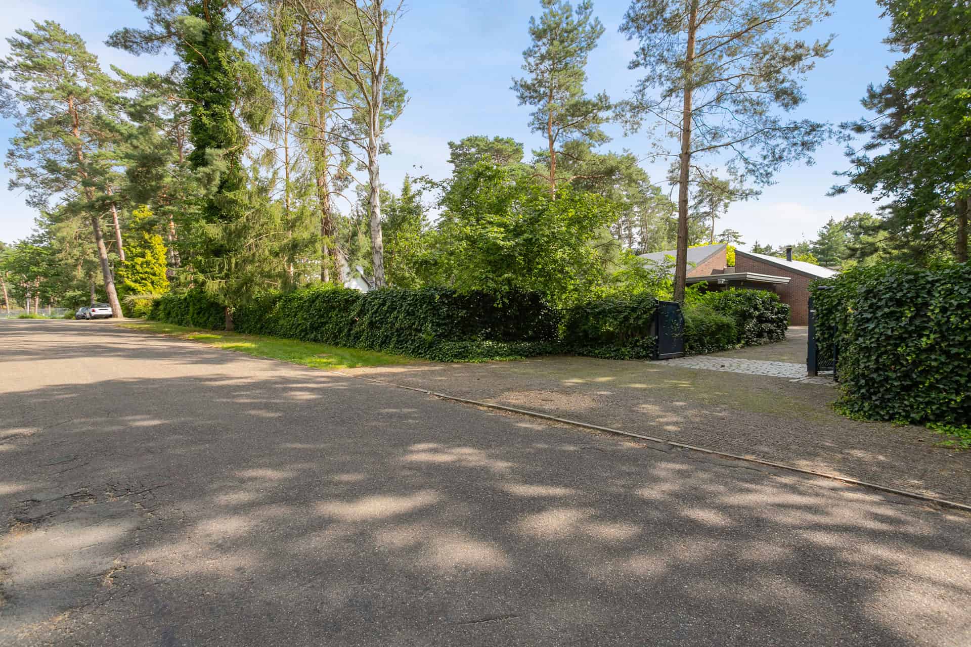 Zicht op de voorzijde van de villa te Bolderberg