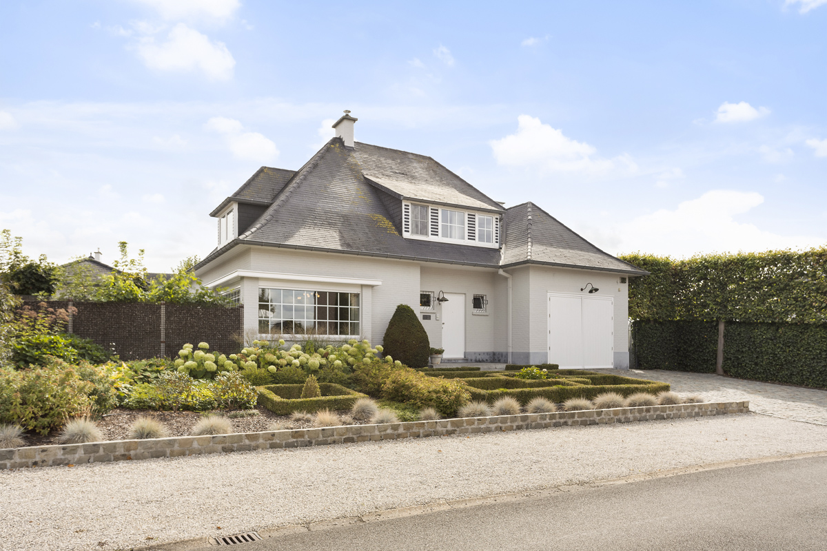 Zicht op de voorzijde van de villa te Bolderberg