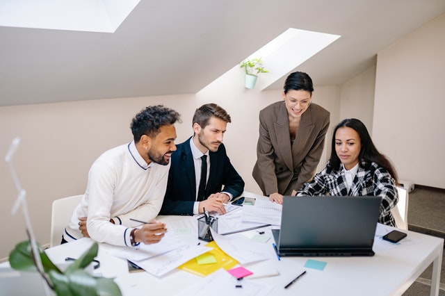 diverse-team-work