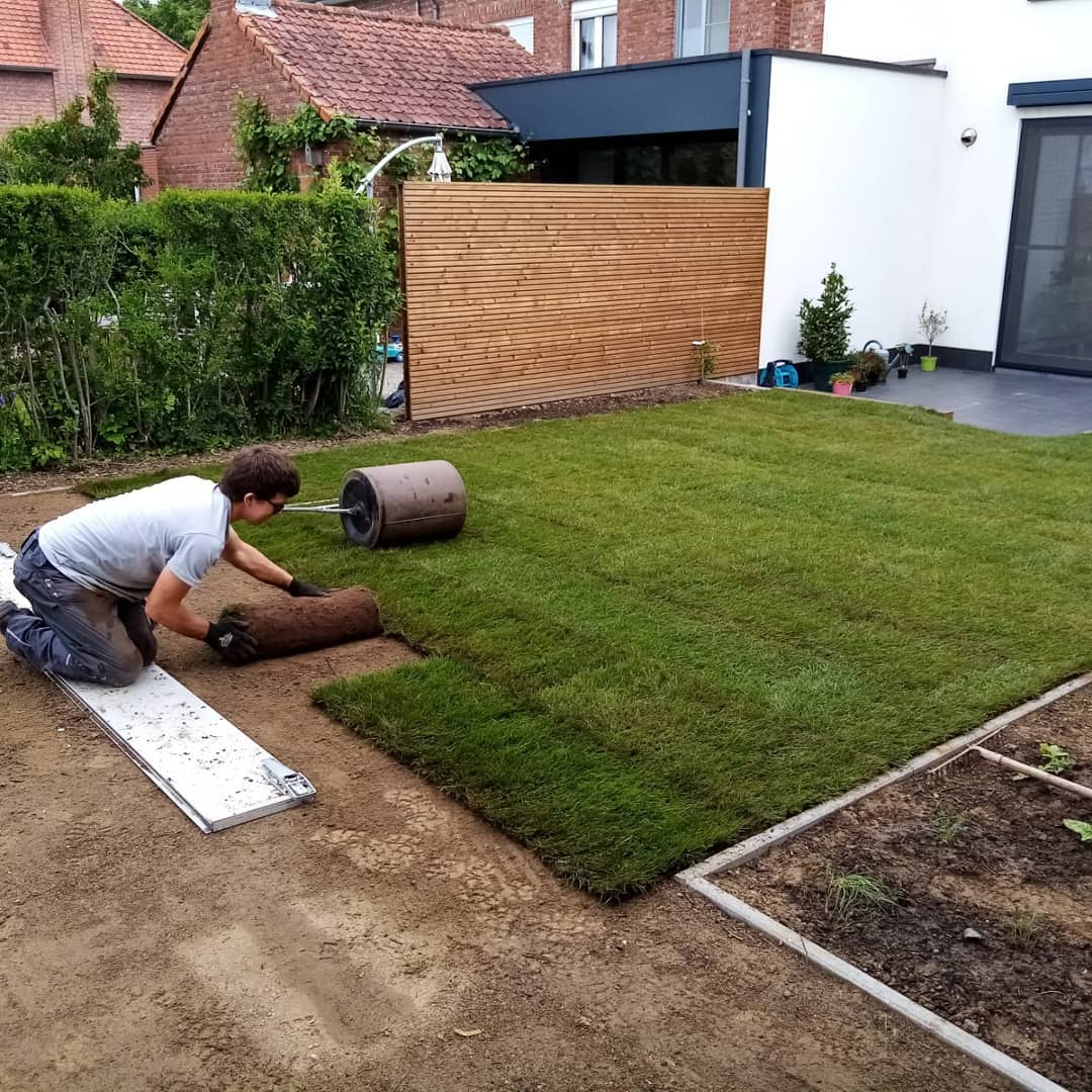 Aanleggen van grasmatten