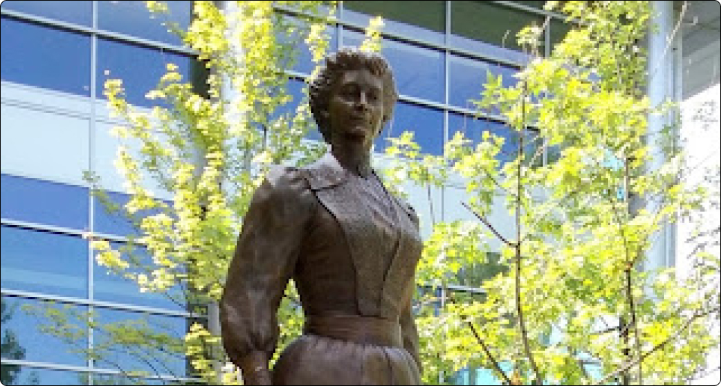 commemorative statue