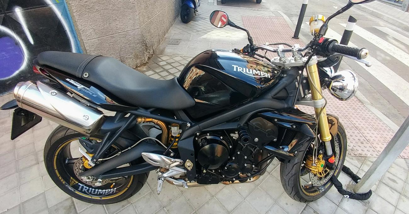 Best Tires For Triumph Street Triple ThrottlePack