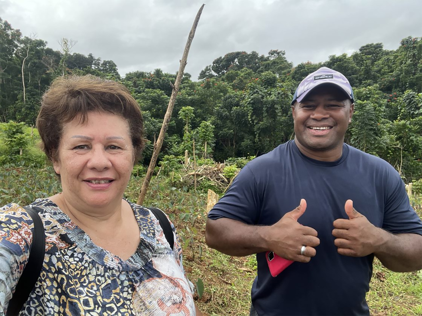 Seremai Bai thumbs up with Glynis Miller