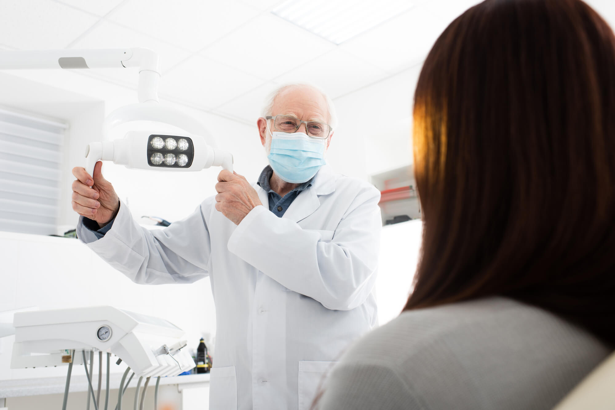 Patient visiting an emergency dentist orange county NY