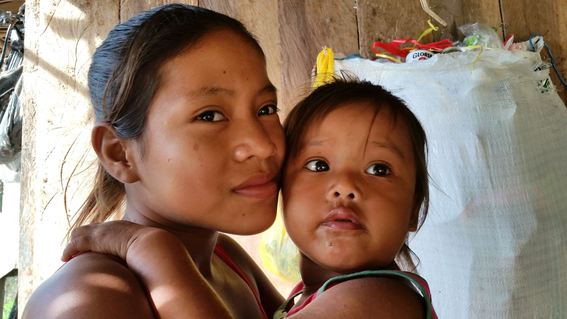 A young Peruvian mother with her child