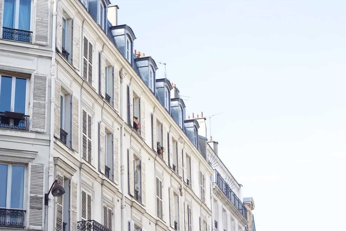 Quelle différence entre administrateur de biens et syndic de copropriété ?