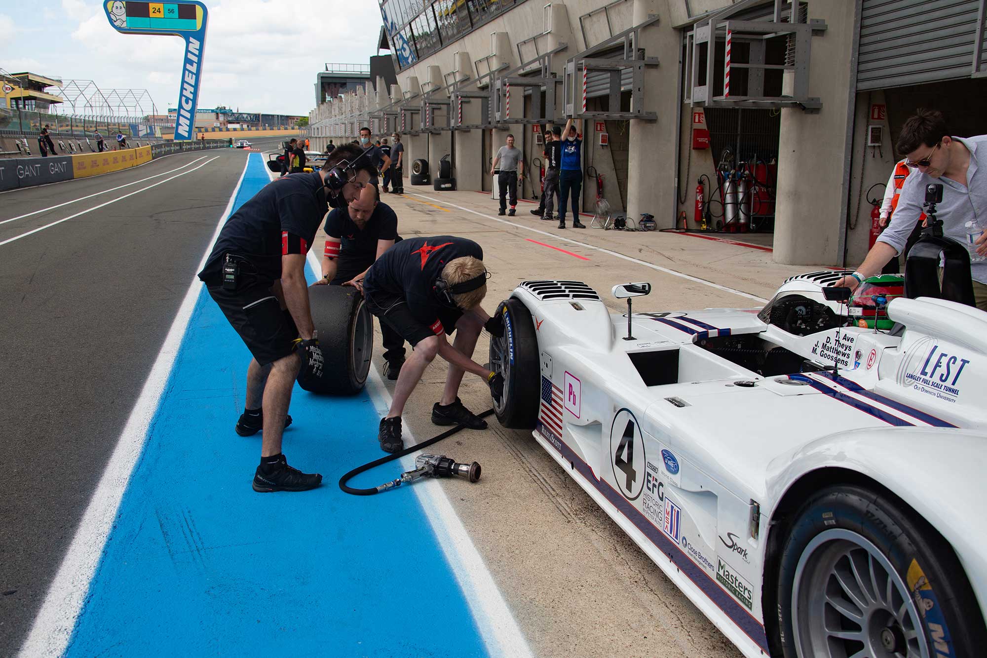 Careers \\ About Us \\ Pursuit