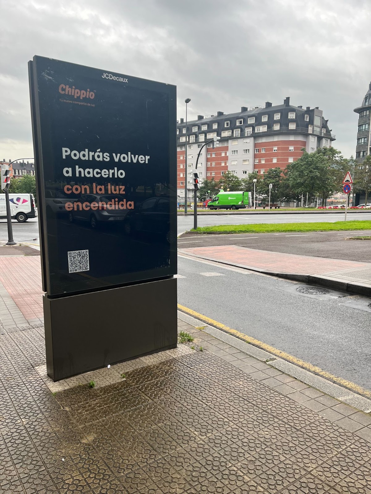 Anuncio de Chippio en una calle de Bilbao