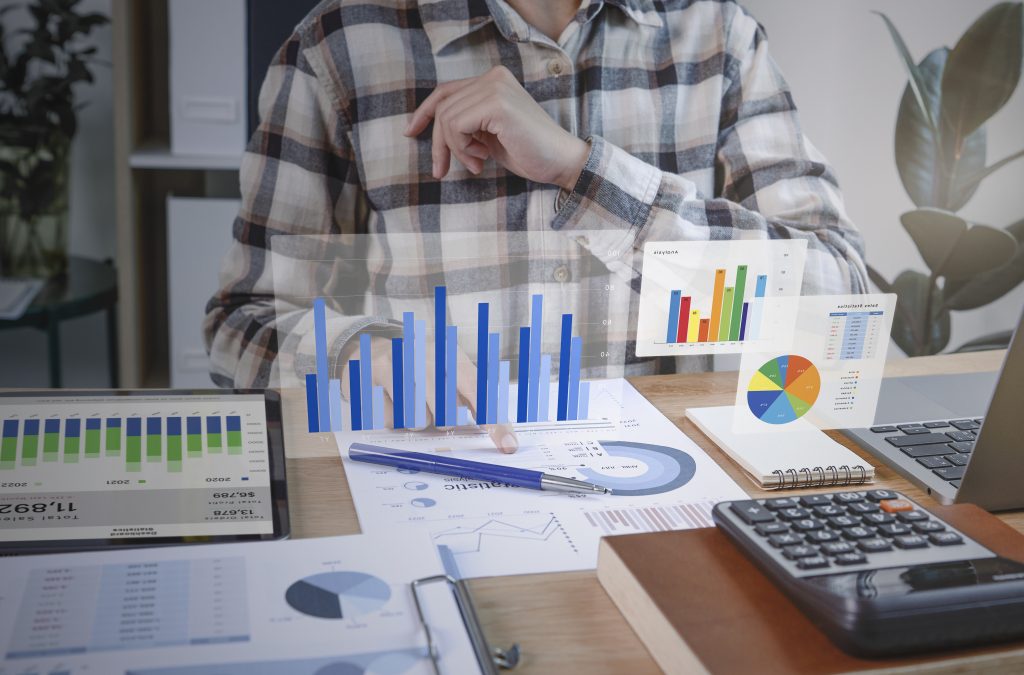 Analyzing graphs and reports for business optimization from the Oracle NetSuite Reporting Tools
