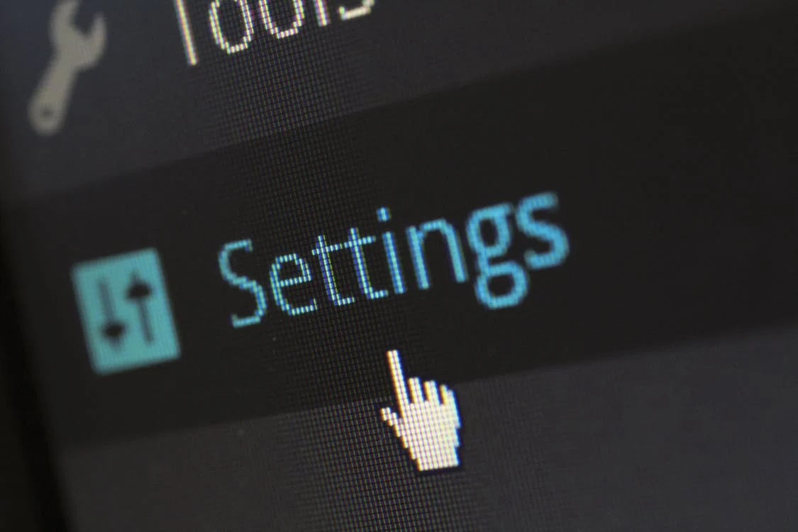 Mouse pointer hovering on settings tab