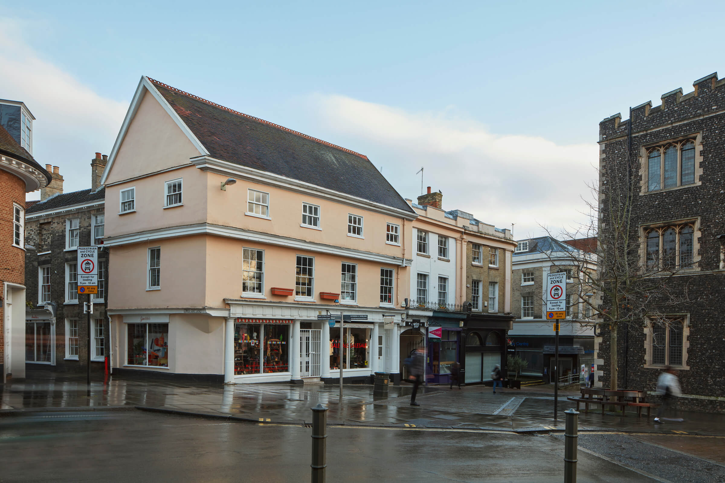 Dencora Cradle Bridge Retail Park