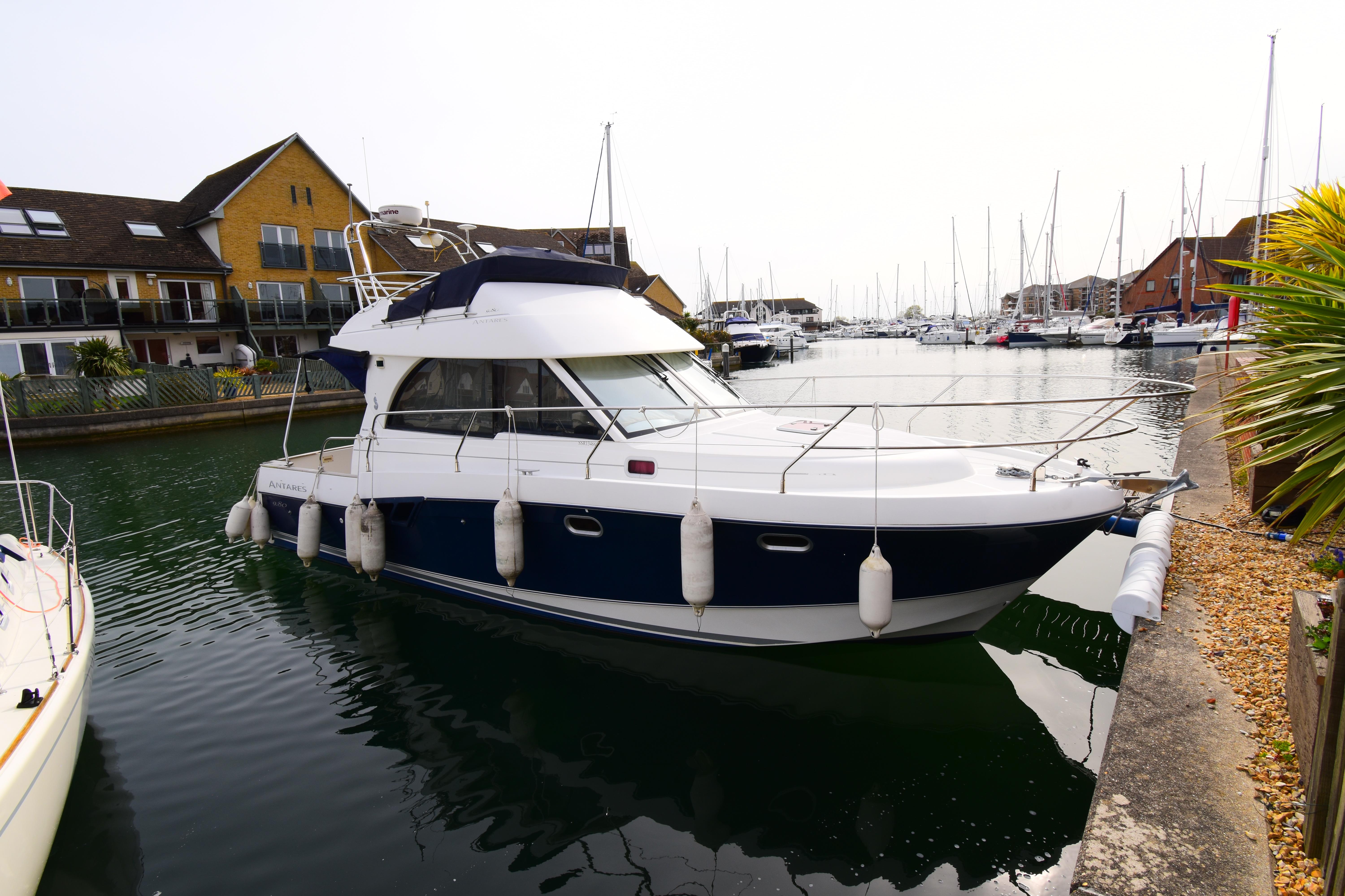Beneteau Antares 9.80