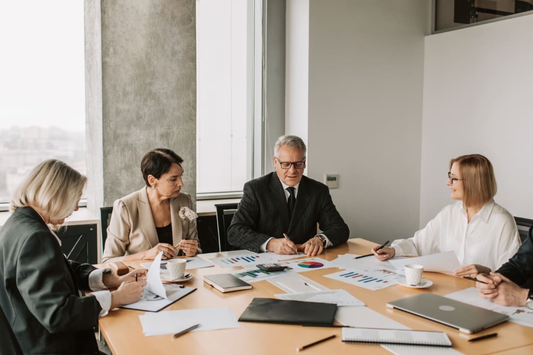 A financial advisors meeting in progress