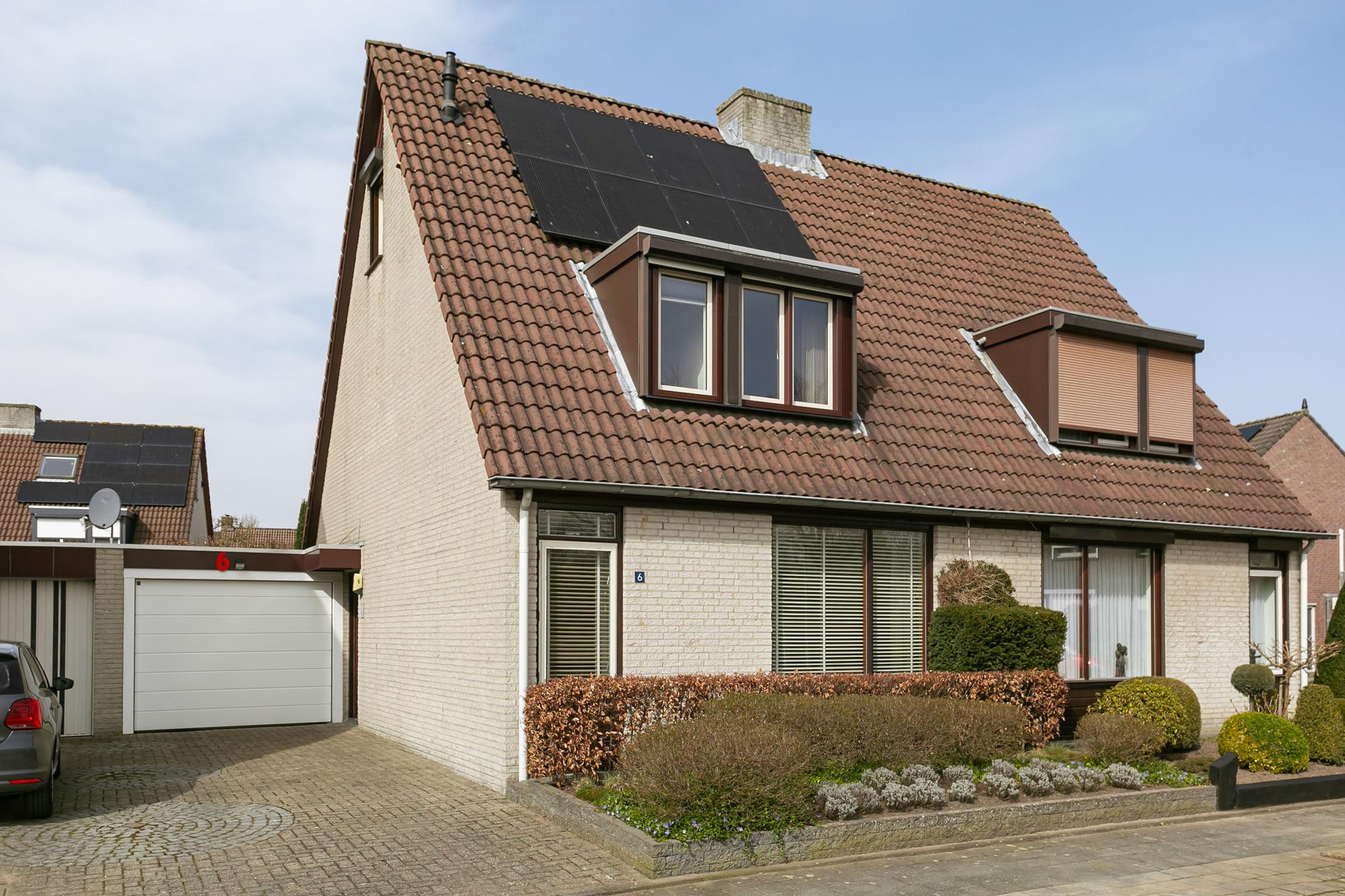 Dovenetelstraat 6, Reuver