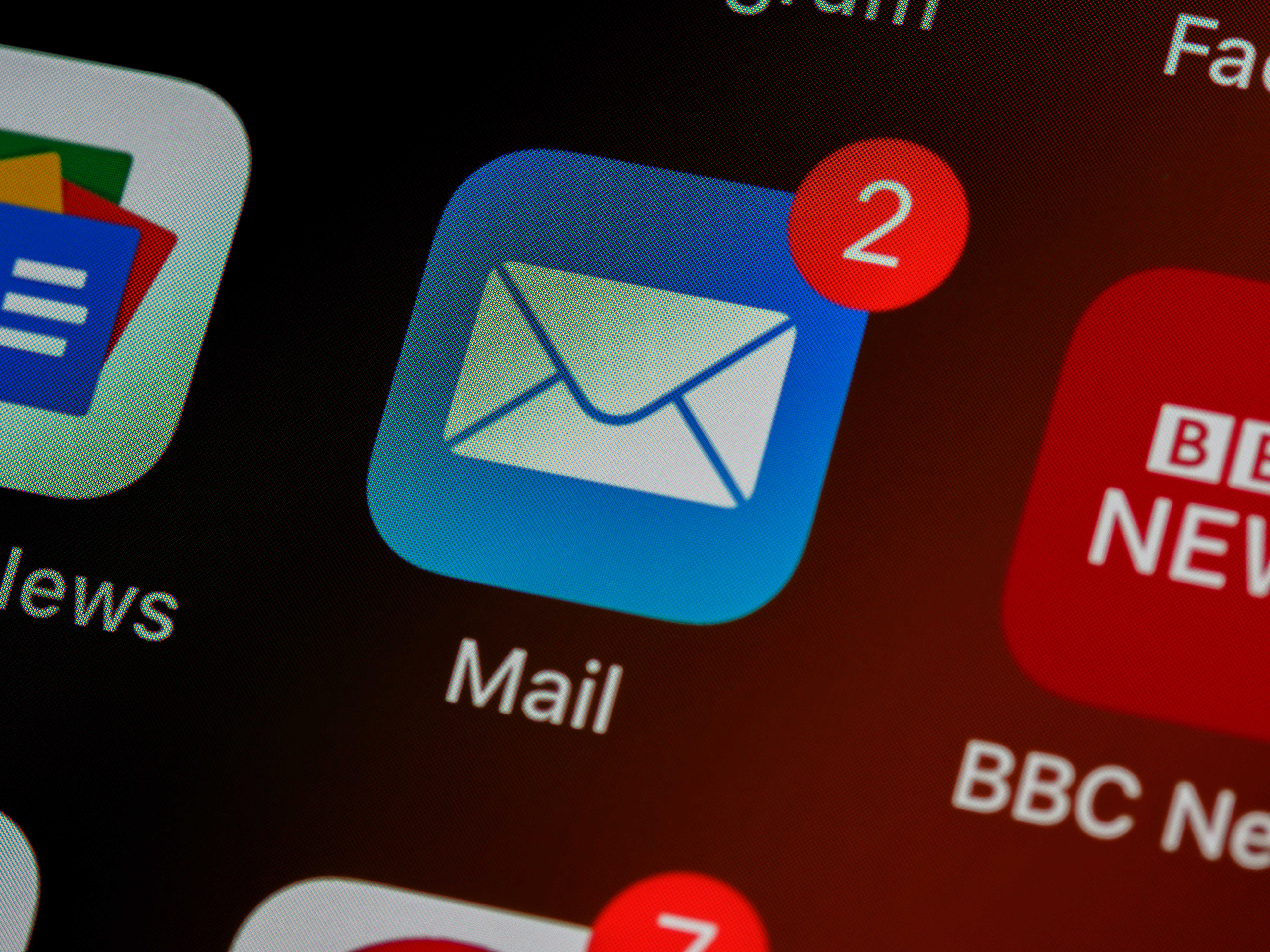 How can marketing contribute to outbound sales efforts: Email marketing