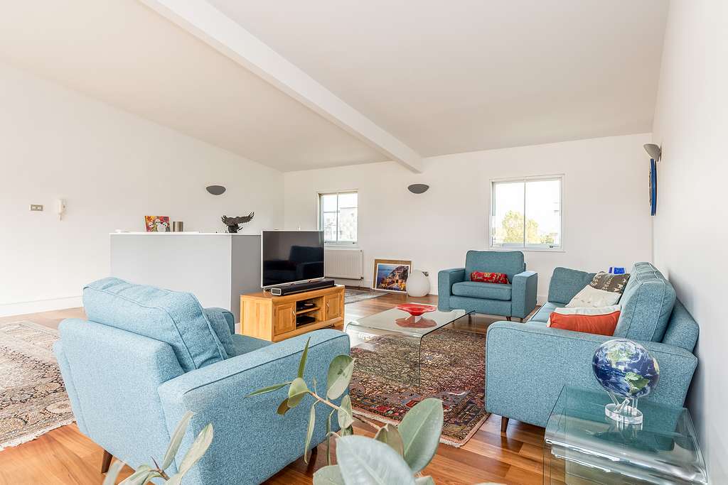 Sunlight Square, Bethnal Green, E2 Listed by Jamie Hutton