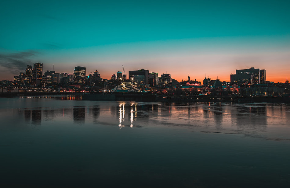Montréal - vue nuit - ville et fleuve Saint-Laurent