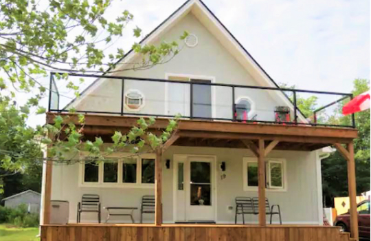 Getaway Beach Chalet Image