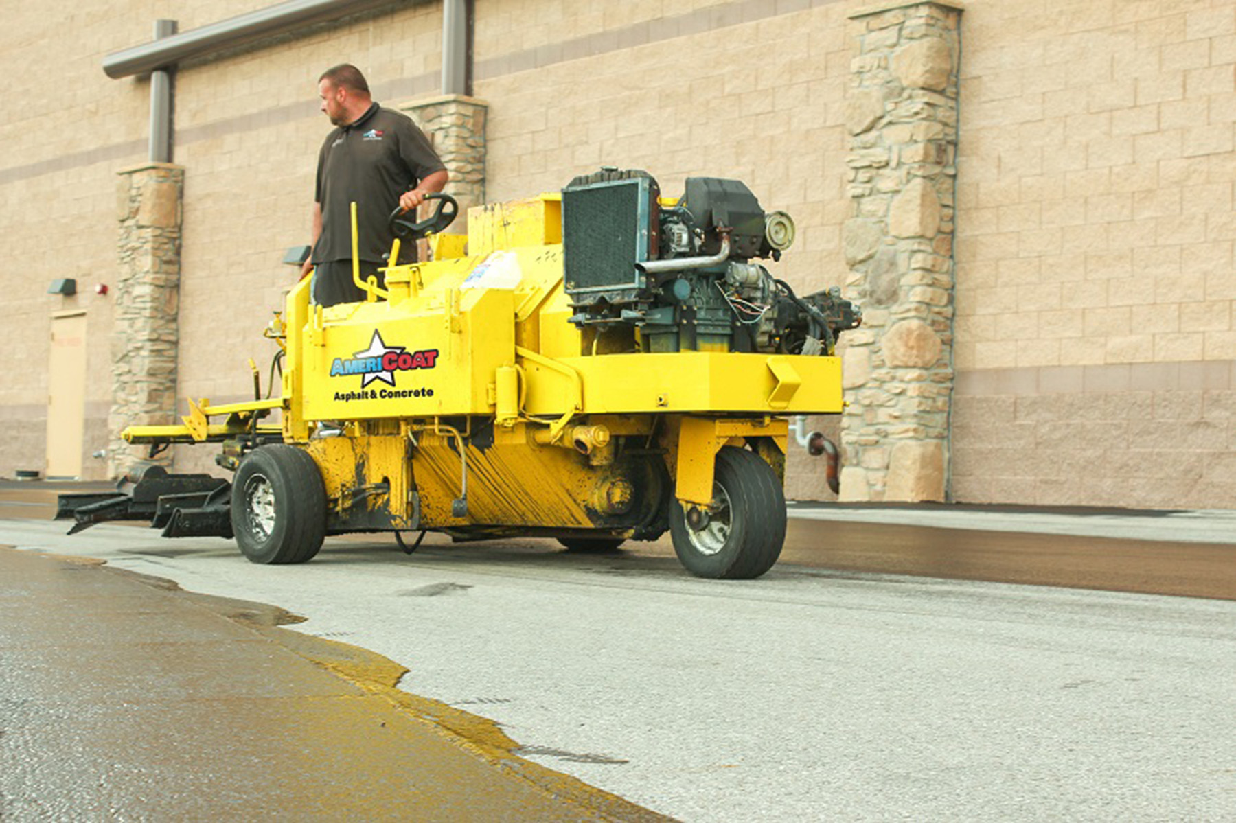 Commercial Asphalt Sealing Asphalt Sealers Columbus, OH AmeriCoat