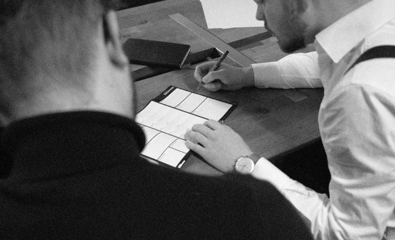 Informationen werden aufgeschrieben