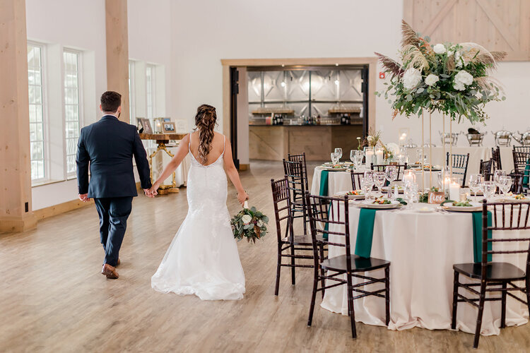BrideAndGroom-WeddingReception-ReceptionDecor-PeachMayPhotography.jpg