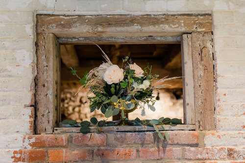 RusticWedding-WeddingFlowers-JenHarveyPhotography.jpg