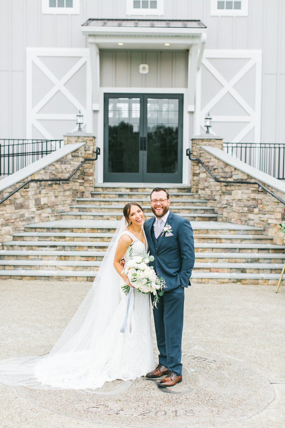 BrideAndGroom-RusticBarn-RosewoodFarms-ErikaLynnPhotography.jpg