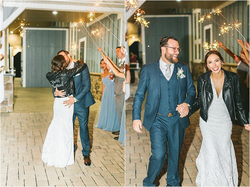 JustMarried-BrideAndGroomKissing-SparklerExit-ErikaLynnPhotography.jpg