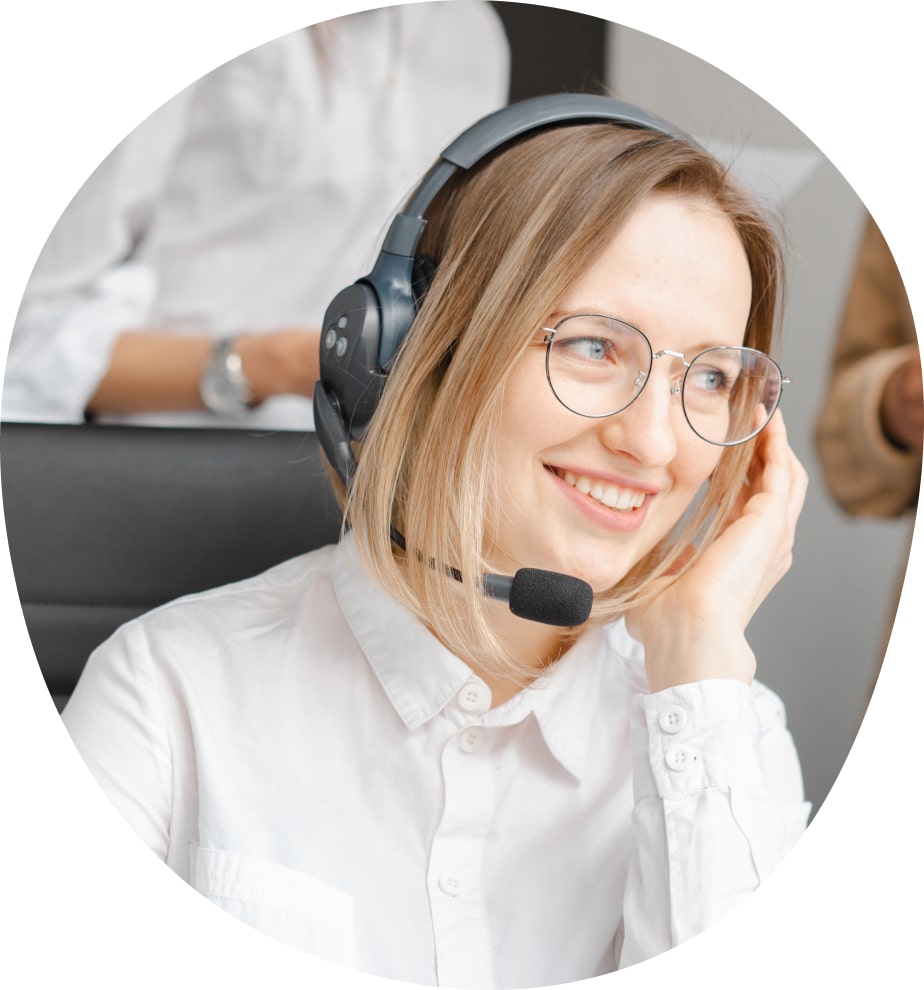 Patronus Kundenberaterin im Gespräch am Headset