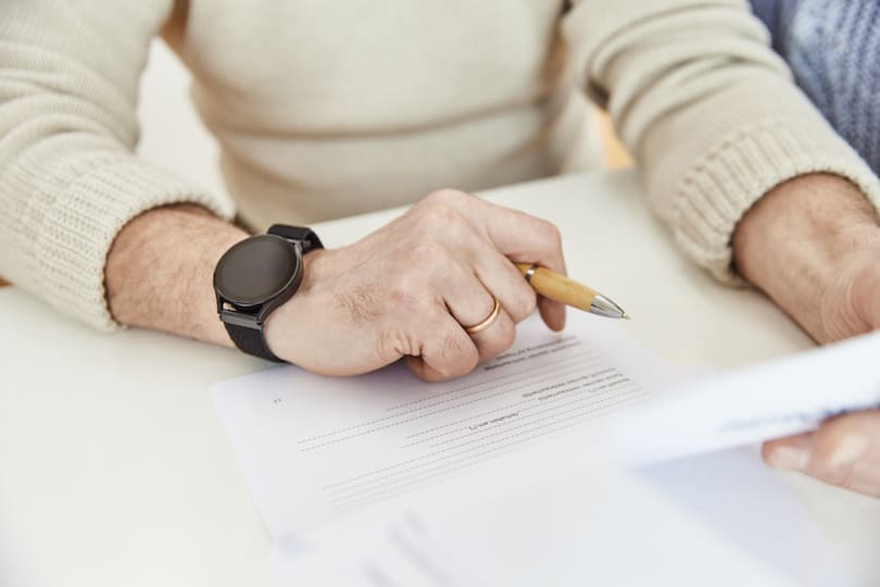 Pflege von Angehörigen: Pflegegrad beantragen und Vollmachten unterschreiben