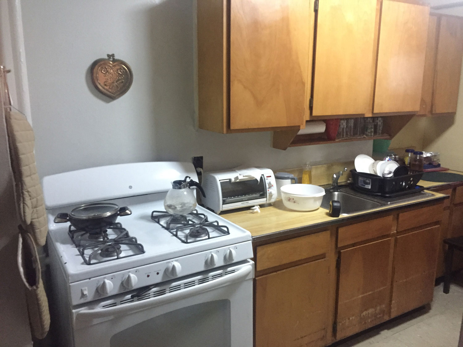 Baychester and Murphy apartment kitchen before renovation