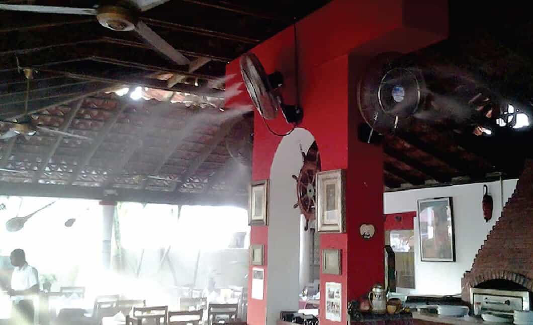 Impianto di nebulizzazione Tecnocooling Evolution Time per esterno ristorante
