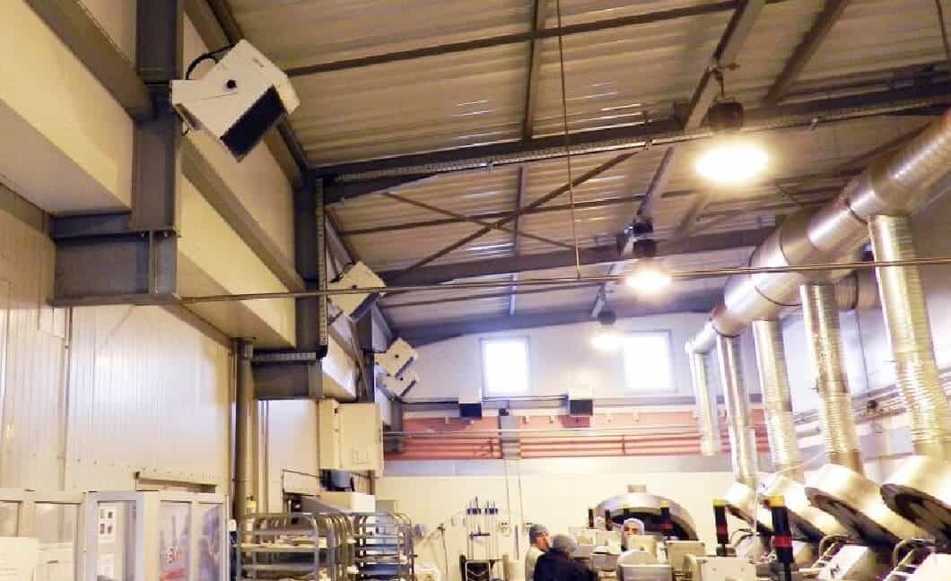 Generatore di aria calda Master TR portatile pe r il riscaldamento di una fabbrica
