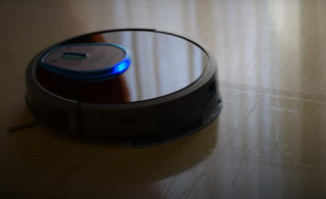 Robot aspirapolvere Lindhaus Robby senza fili per la pulizia di pavimenti