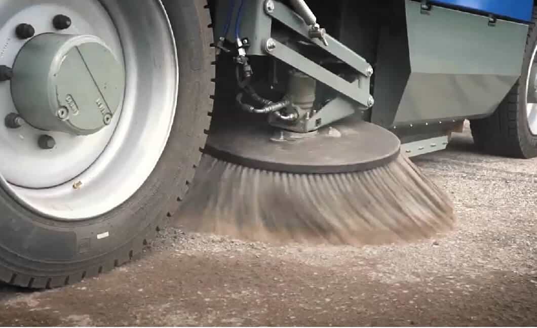 Spazzatrice stradale Fiorentini AF 6000 per aree urbane e industriali