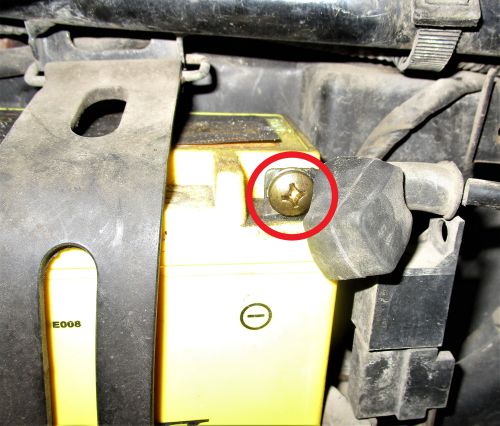 Gambar aki motor kutub negatif